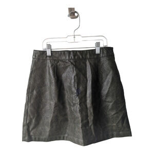 BB Dakota Size 2 Faux Leather A Line Mini Skirt Olive Green Snake Skin Pull On